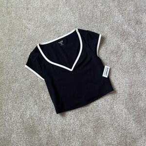 Old Navy Active Black and White Powersoft Athletic Top Size Small Tall NWT